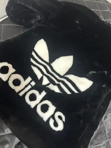 adidas 플리스 자켓 블랙