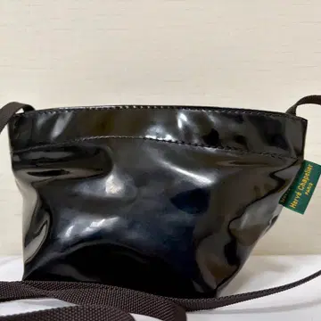 에르베샤 펠리에 베르니 마사키상 에나멜 나일론 보트형 숄더 느와르