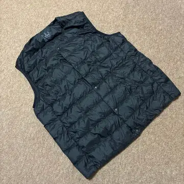 MUJI LIGHT DOWN VEST POCKETABLE