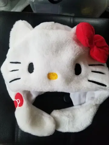 헬로키티 플리스 모자 빨간 리본 포함