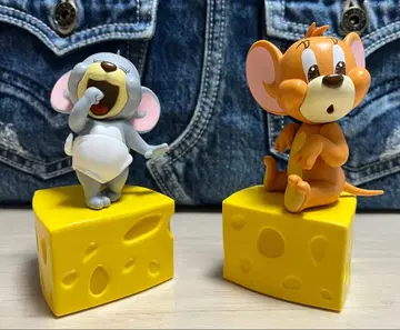 Tom&Jerry의 제리와 태피 피규어 세트