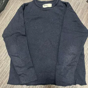 MHL. 네이비 크루넥 스웨터