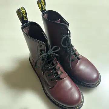 닥터마틴 체리 레드 uk5