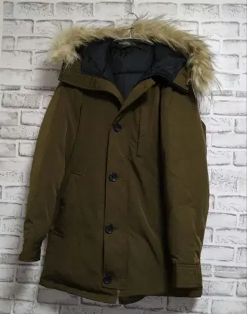 GU 퍼 달린 다운 자켓