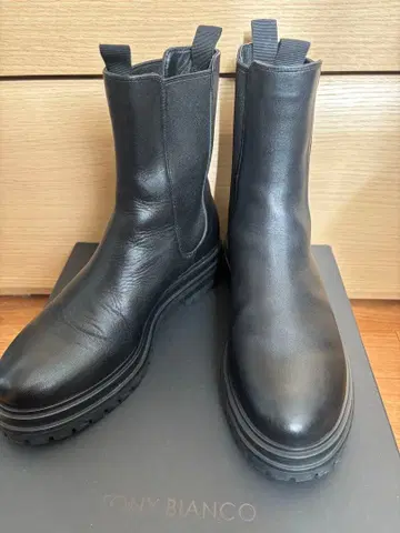 TONY BIANCO 블랙 사이드 고어 부츠