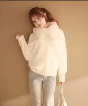 TITTY&CO 비쥬 퍼 자켓 화이트