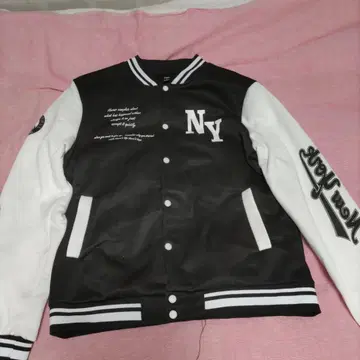 NY 로고 바시티 자켓 블랙/화이트