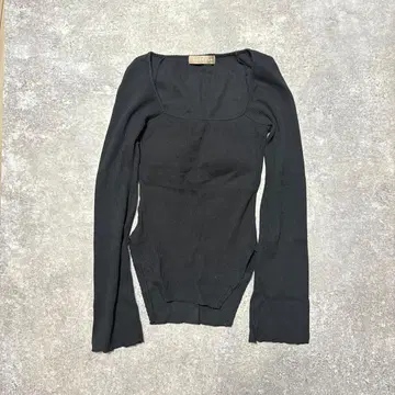 패드 포함 긴팔 상의