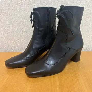 블랙 가죽 하이힐 부츠