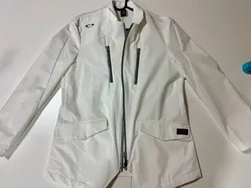 새상품급 OAKLEY 화이트 자켓 M