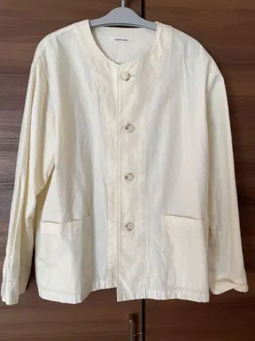 나추카라 노카라 자켓 크림색