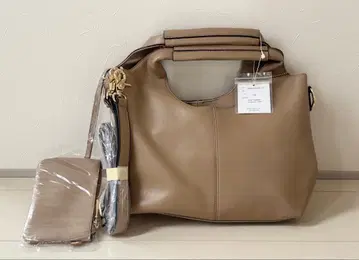 리얼큐브 숄더백