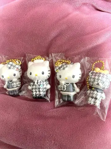 헬로키티 시크릿 마스코트 참 4개 세트