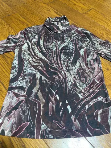 KRIZIA JEANS 아트 프린트 터틀넥 티셔츠