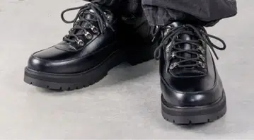 블랙 가죽 부츠