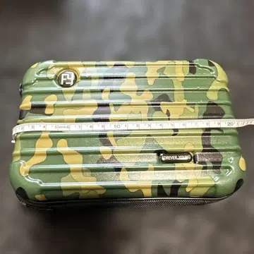 FOREVER YOUNG 카모플라쥬 트래블 파우치
