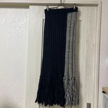 LE CIEL BLEU 리브 프린지 니트 스커트