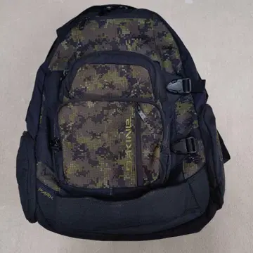 DAKINE PARK 카모 패턴 백팩