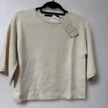 YECCA VECCA 아이보리 니트 오부소매