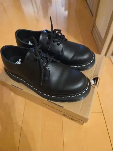 닥터 마틴 블랙 로퍼