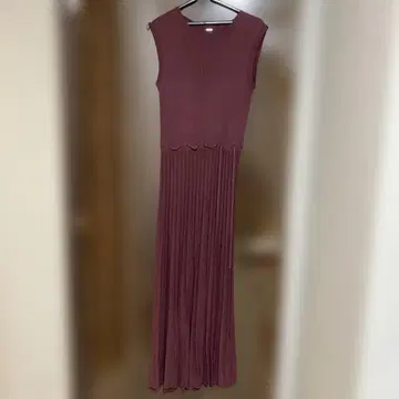 Mila Owen 버건디 슬리브리스 롱 원피스