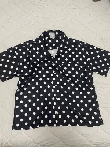 [ X-girl ] 반팔 셔츠 [ 블랙 물방울 패턴 )