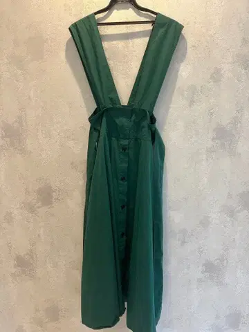 르쉘블루 아라가키 유이 착용 V넥 살로펫 그린