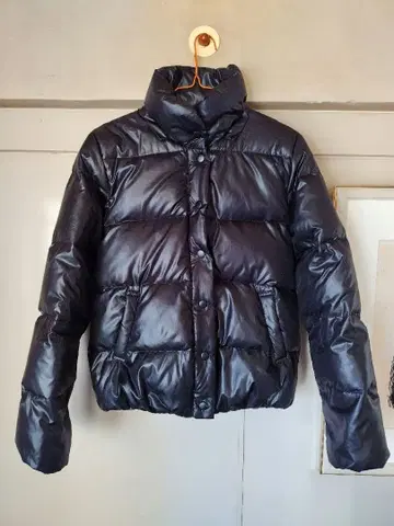 새상품급 여성용 블랙 숏 기장 다운 자켓 40 M