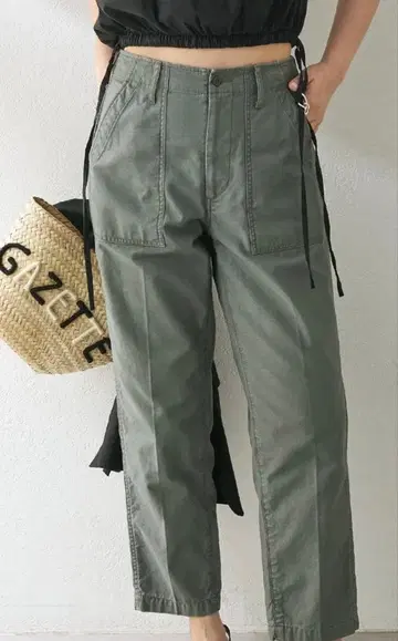 whim Gazette 베이커 팬츠 카키 사이즈 38