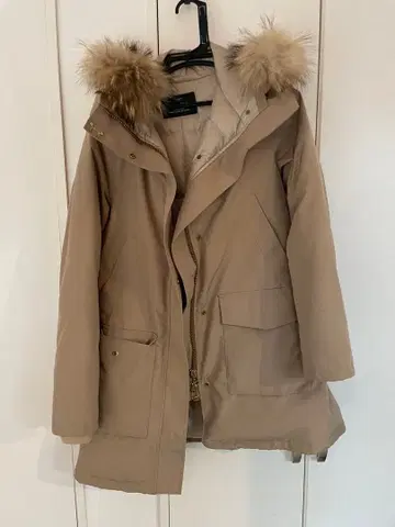 그린 레이블 릴랙싱 베이지 발수 다운 자켓 38