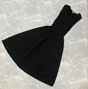 FRAY I.D 니트 절개 슬리브리스 원피스 A라인 원피스