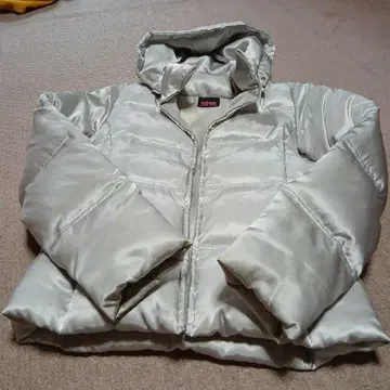 실버 M 사이즈 다운 자켓