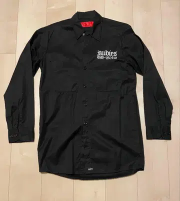 루디스 긴팔 셔츠 초기 모델