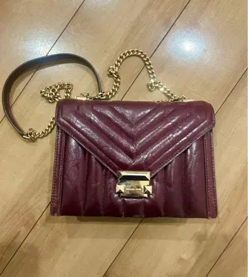 버건디 퀼팅 가죽 숄더백