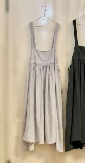 네스트로브 실크린넨 원피스