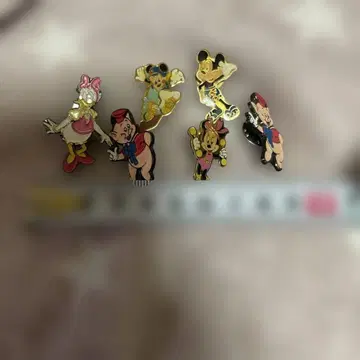 디즈니 미키, 데이지 핀 배지 6개 세트
