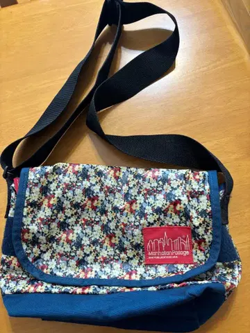 Manhattan Portage 꽃무늬 메신저 백