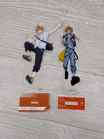 에이트리 이소타케 아쿠타 아크릴 스탠드 2개 세트