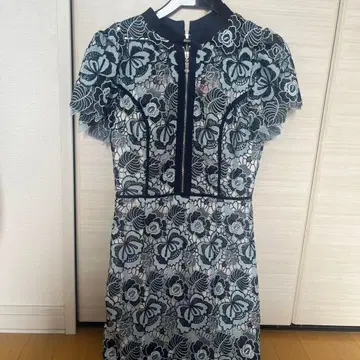 꽃무늬 레이스 드레스 네이비 프릴 소매