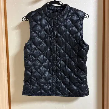 유니클로 울트라 다운 베스트 L 블랙