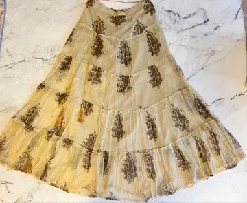 GOA 자수 비즈 장식 플레어 스커트