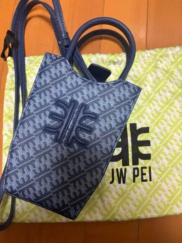 JW PEI 네이비 숄더백