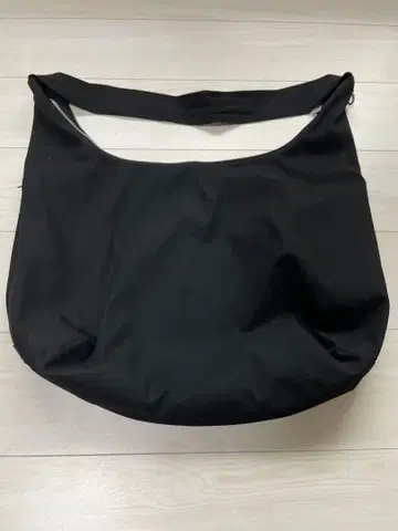 BEAUTY&YOUTH 엘레강트 패브릭 숄더백 블랙