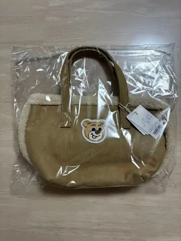 [ 미사용 새상품 ] 러브러리 바이 페이 올드 테디 와펜 보아 토트