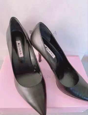 새상품급 DIANA 블랙 가죽 하이힐 9cm 24cm
