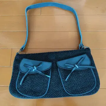 레베카 테일러 다크 블루 울 핸드백 포켓 부착