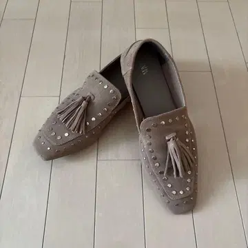 ZARA 베이지 스웨이드 로퍼 사이즈 40