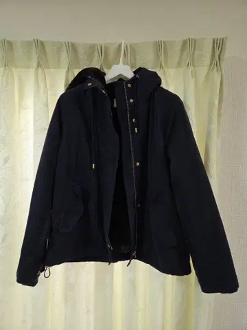 네이비 후드 부착 마운틴 파카