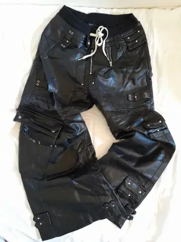 cozy worldwide 가죽 팬츠 블랙 S 사이즈 새상품 정품