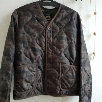 ALPHA INDUSTRIES 카모플라쥬 퀼팅 자켓 M